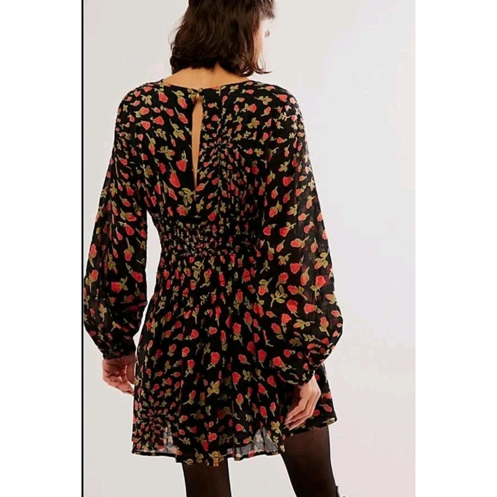 Free People Keep You Mini Dress Size L $128 Floral Flowy Runched V Neck Feminine - Picture 2 of 8